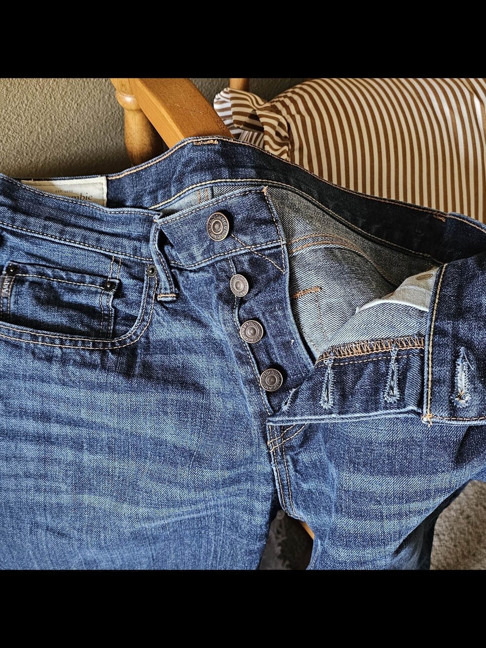 Abercrombie & Fitch Men's Dark Blue Straight Jeans with Button Fly